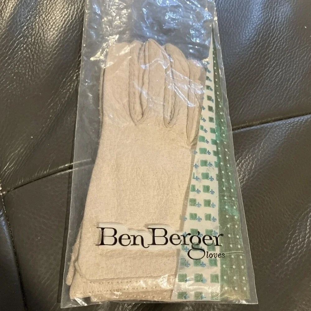 Ben Berger Vintage Off White Pebbled‎ Leather Mid Length Gloves, Cream Textured